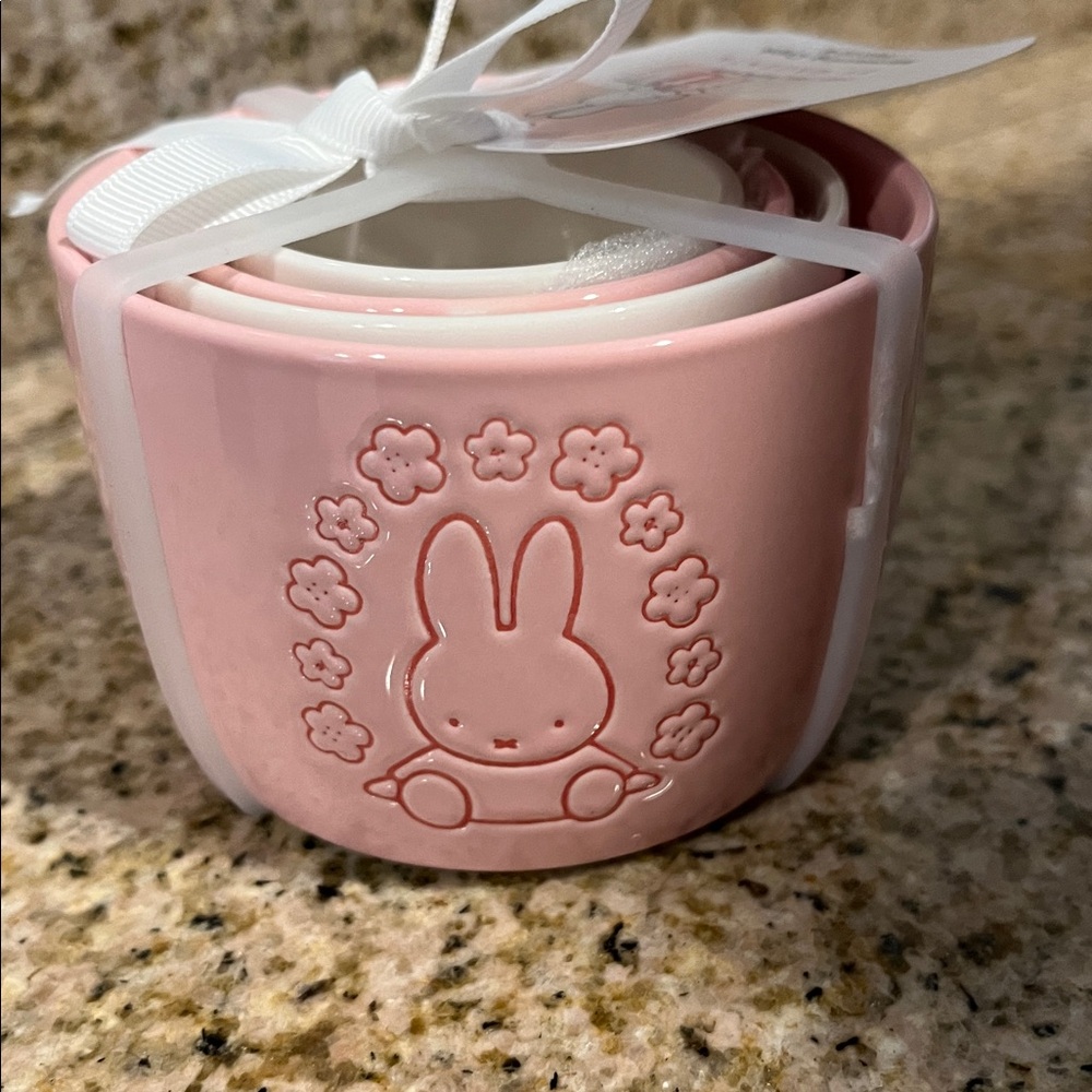NWT Miffy ceramic measuring cups set